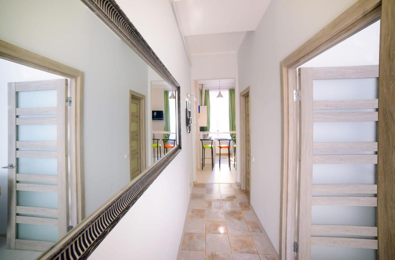 Modern Apartment In Old City Center Lviv Exterior foto