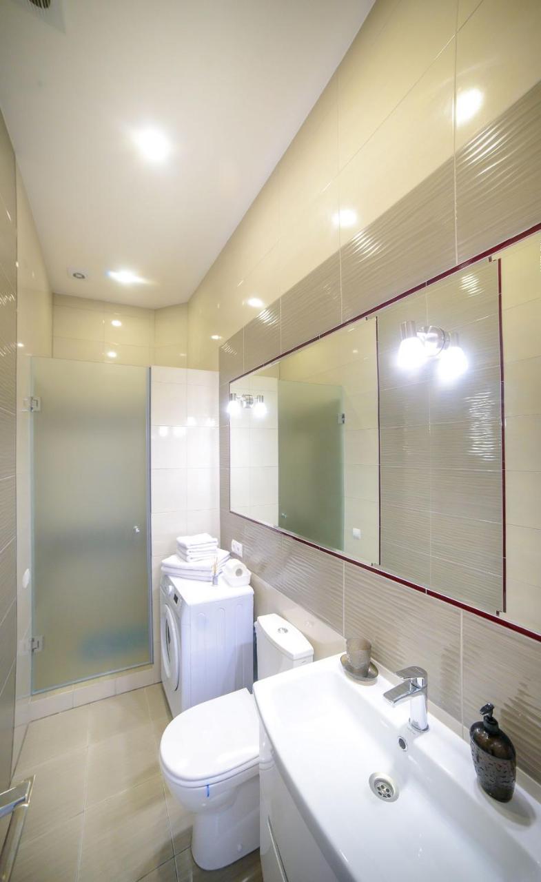 Modern Apartment In Old City Center Lviv Exterior foto